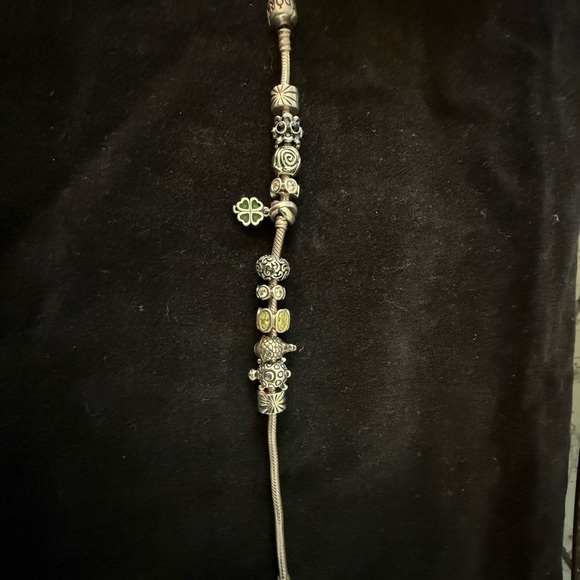 Pandora Silver Bracelet with 11 charms, 2 are clip charms - Picture 6 of 6
